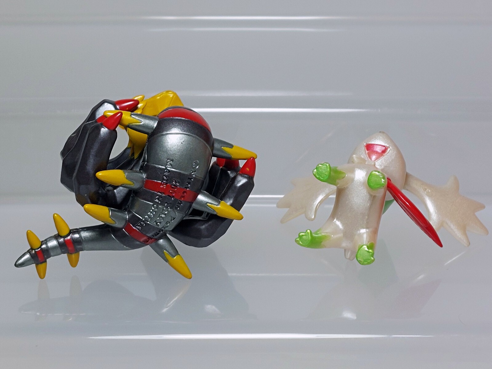 Metallic Giratina Shaymin Pokemon Monster Collection Figure Tomy G02 1.6-1.8in