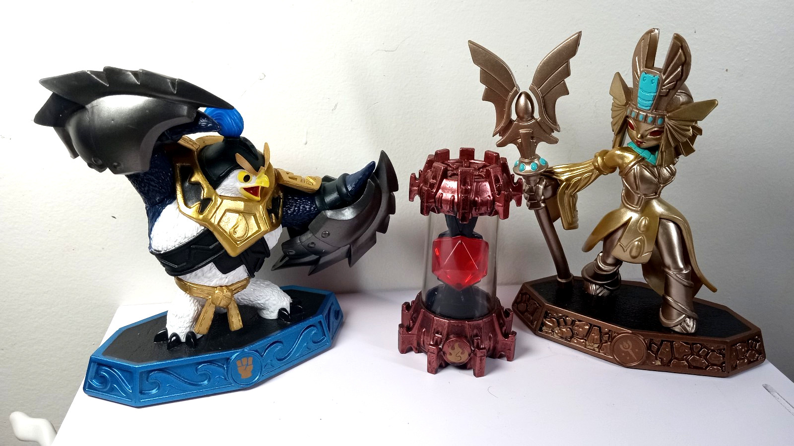 Skylanders Imaginators Lot King Pen, Fire Reactor, & Golden Queen