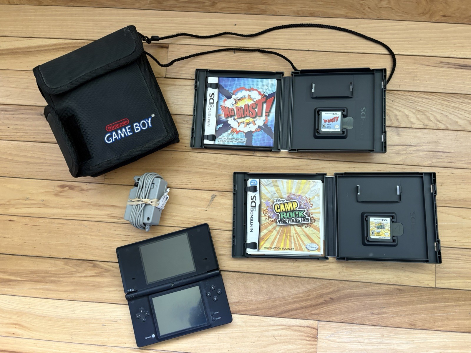 Nintendo DSi Black Console Case 2 Games * No Stylus* Tested & Working