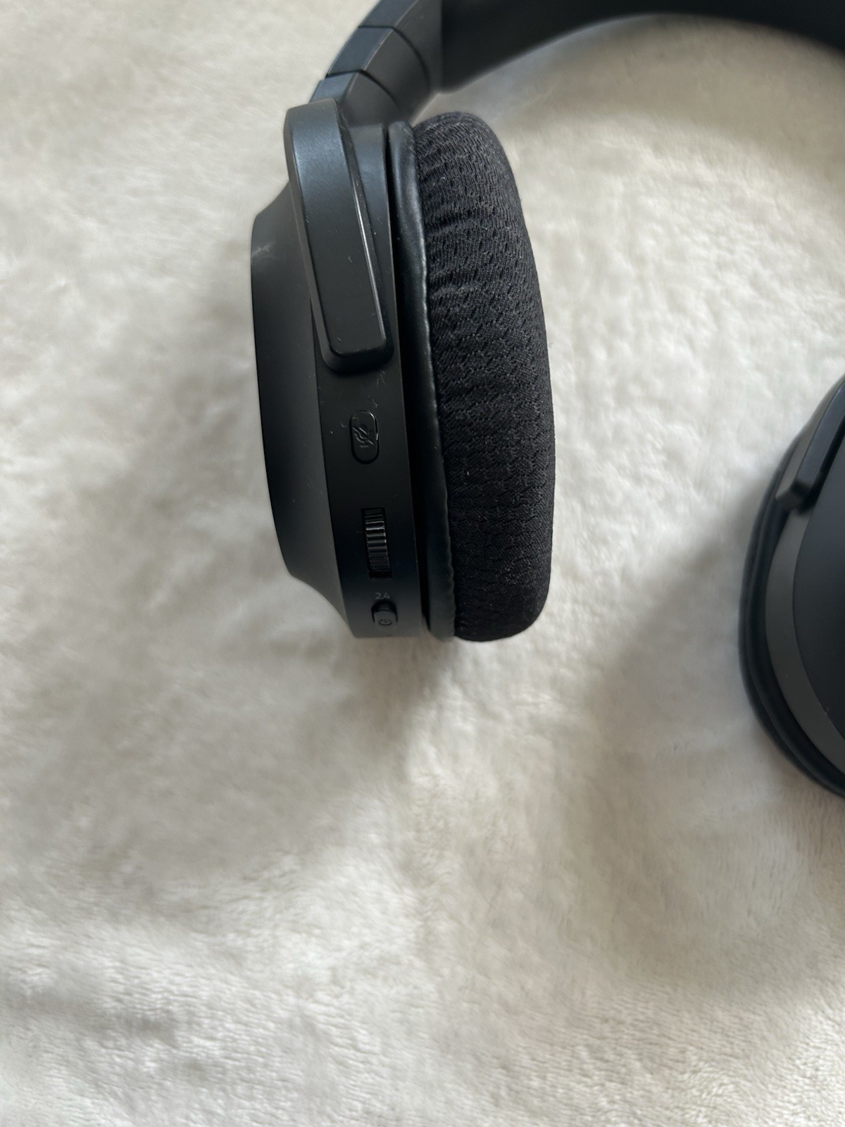 Black Razer Barracuda x Wireless Bluetooth Gaming Headset