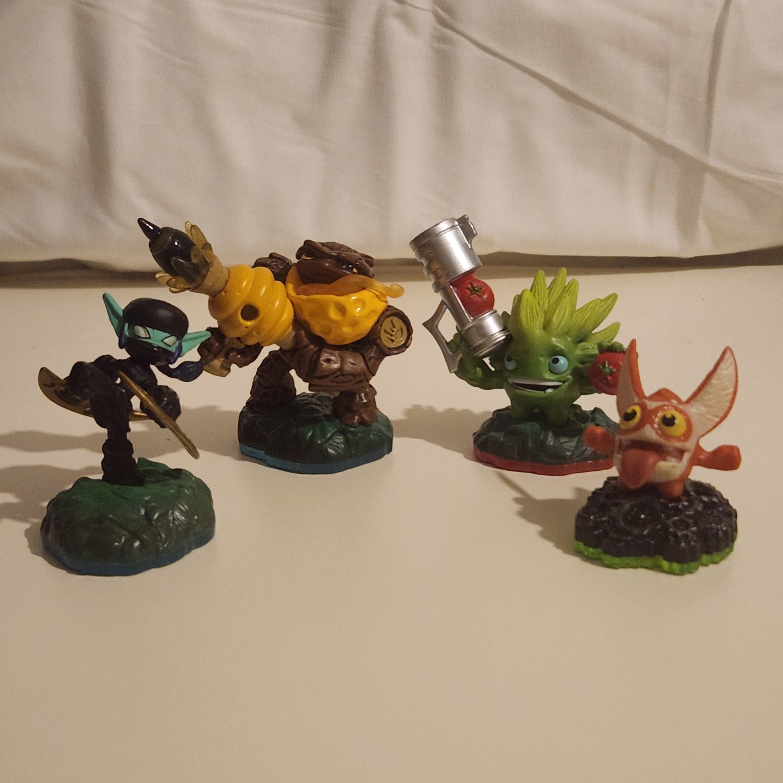 Activision Skylanders Lot Bundle 12 Characters 2 Trophies 3 Vehicles See Photos