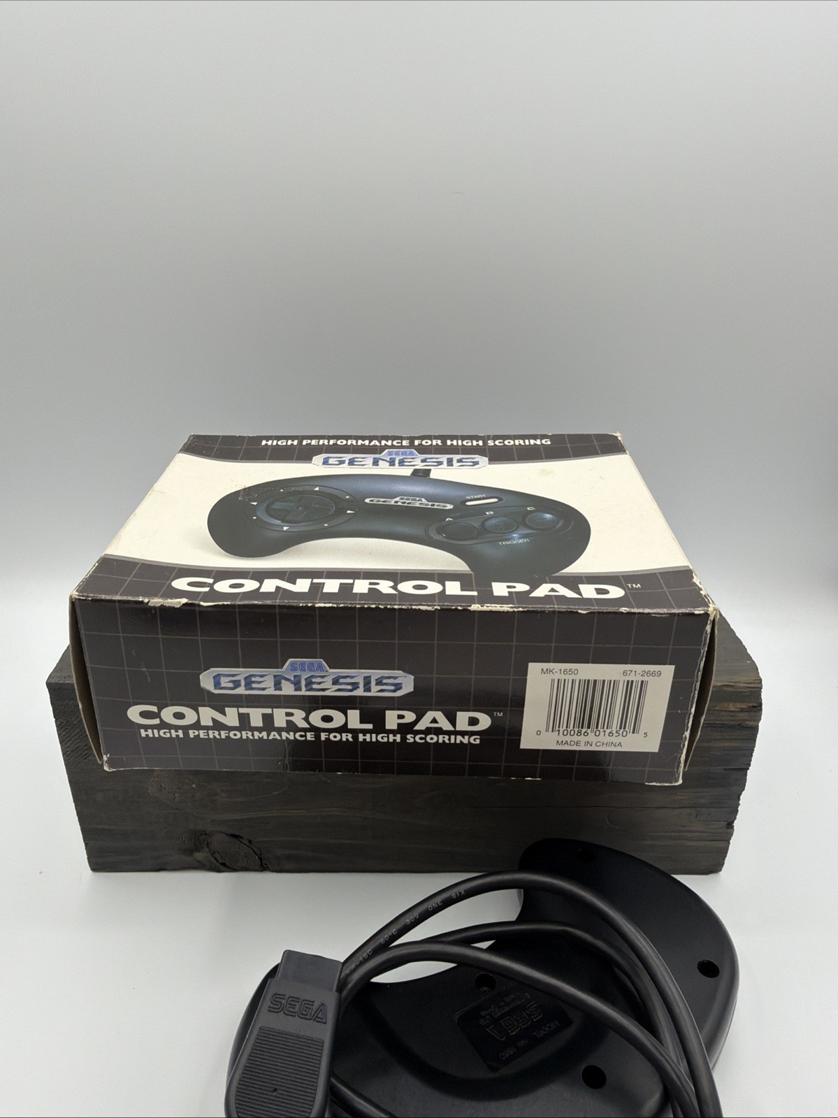 Sega Genesis 3 Button Control Pad Controller W/ Box MK-1650 UNTESTED Vintage