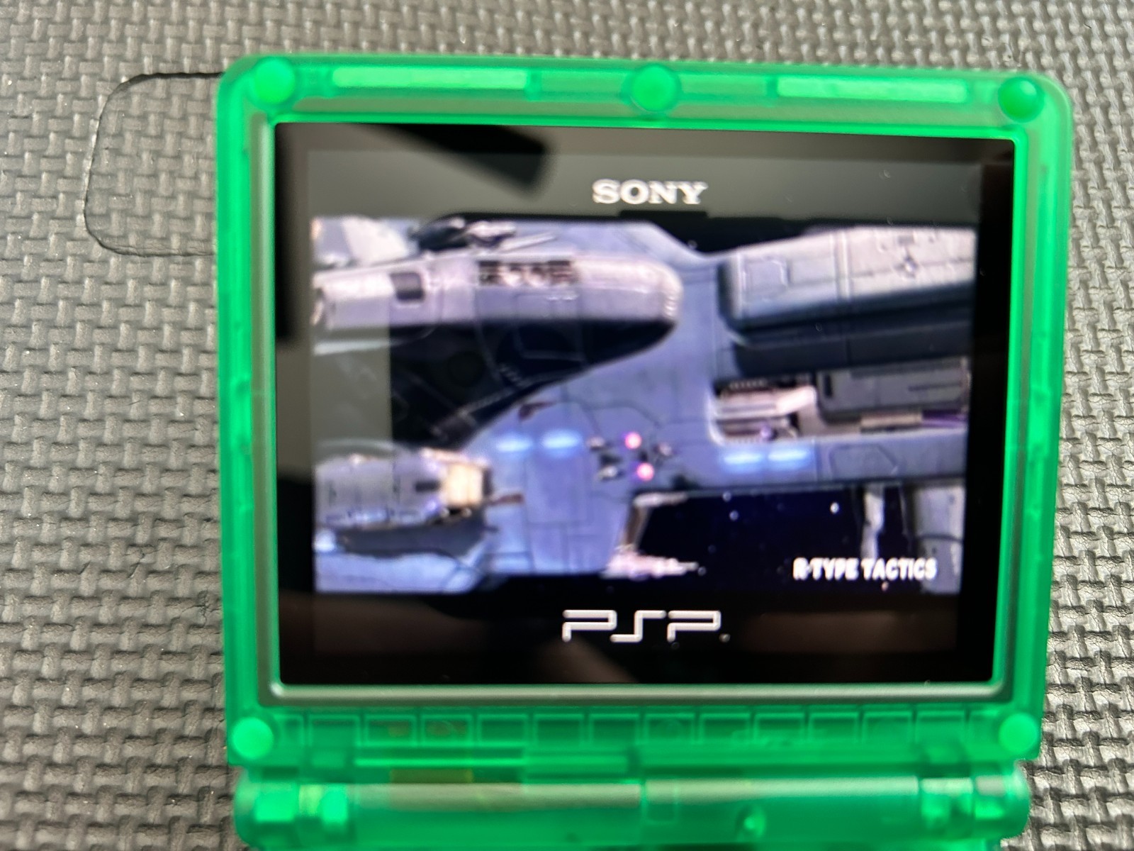 ANBERNIC RG35XX SP (TRANSPARENT GREEN) KNULLI 2 OS (64GB GAME CARD) (GXRG)