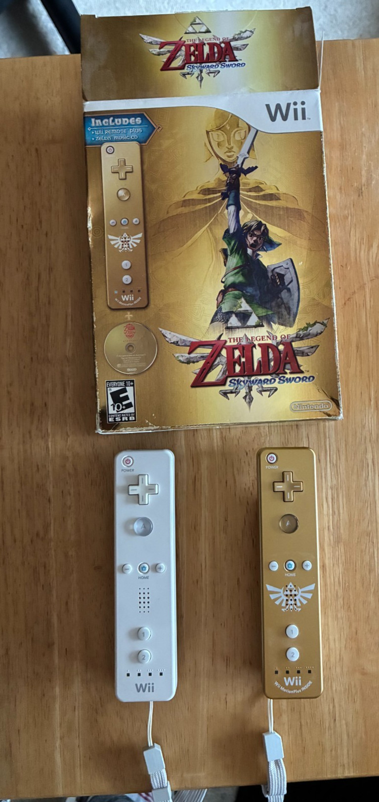 Nintendo Wii Motion Plus Remote Zelda Gold Limited Edition +Regular controller