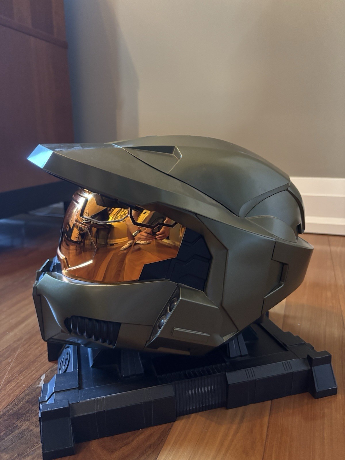 Halo 3 Legendary Edition Master Chief Helmet & Stand – No Game