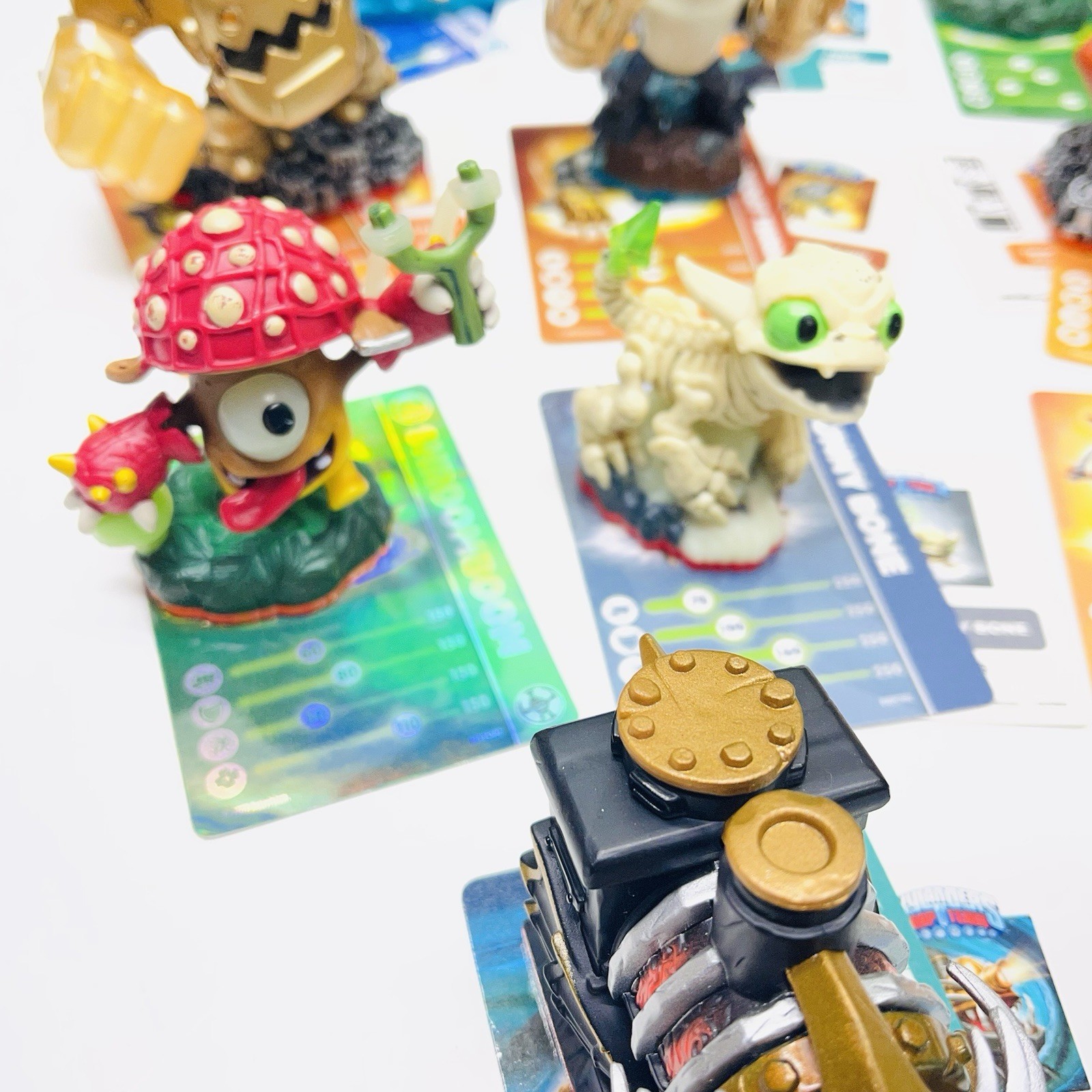 Skylanders Spyro Giants Swap Force LOT OF 40 Figures w/ Cards + Stickers + Case