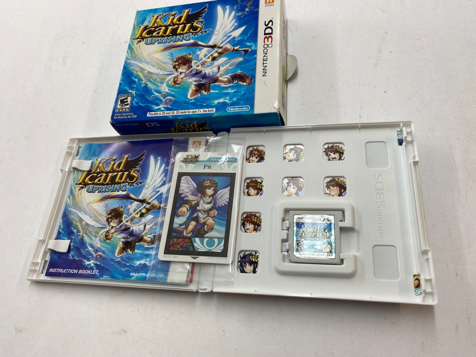 Kid Icarus Uprising (nintendo 3DS, 2012)