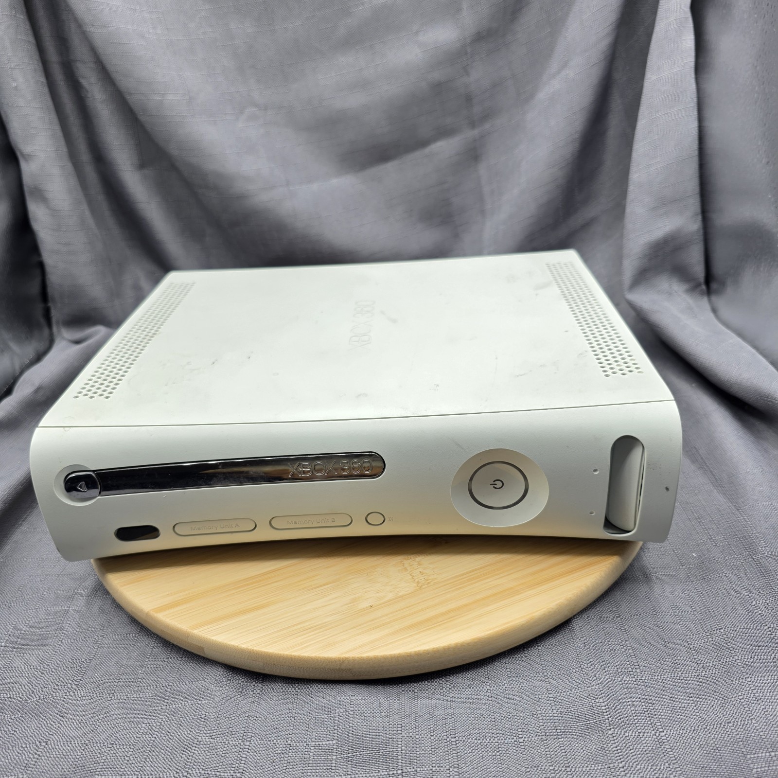 Microsoft Xbox 360 Console w/ Controller And Power Cable, Box: Not Working RROD