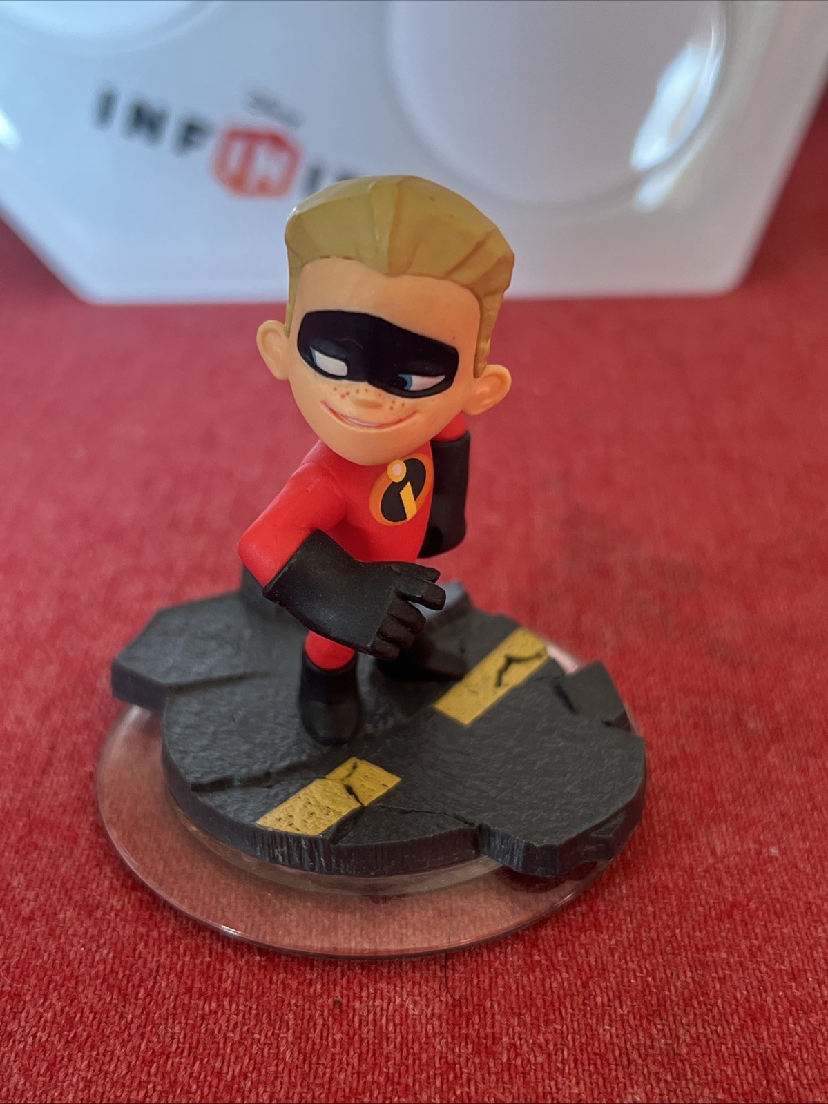 Disney Infinity For XBox 360 – 6 figures + 5 disks + Portal And More