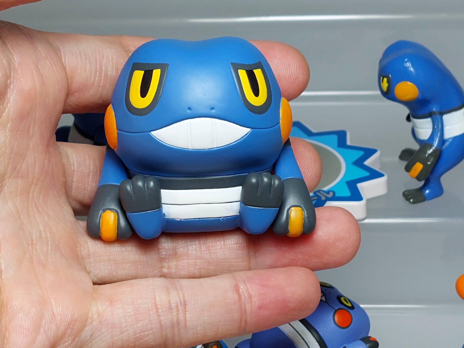 Croagunk Guregguru Pokemon Figure Set PC Tomy Banpresto Bandai Japan 0.7-1.8in