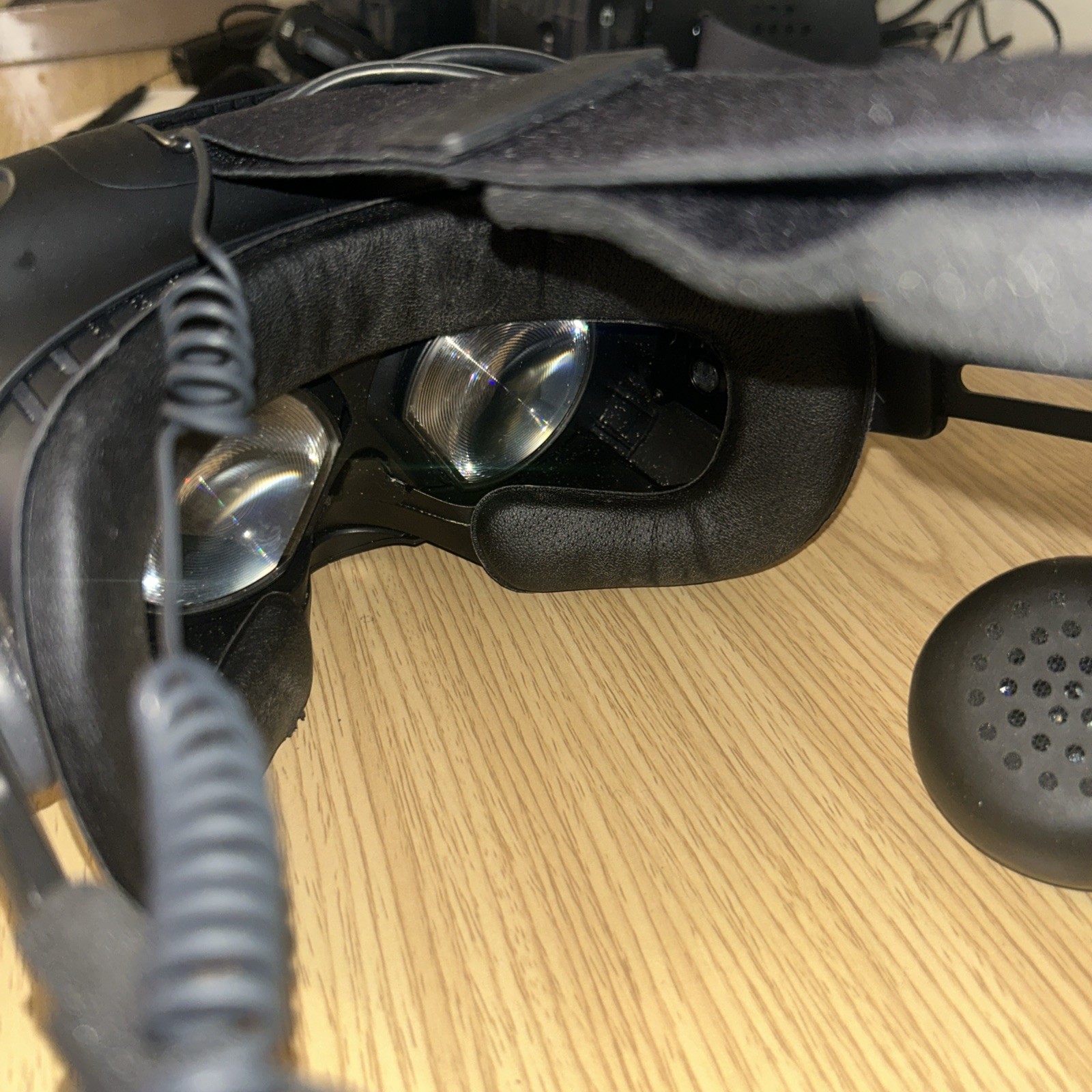 HTC Vive PRE – Preproduction Developer Testing Model VR
