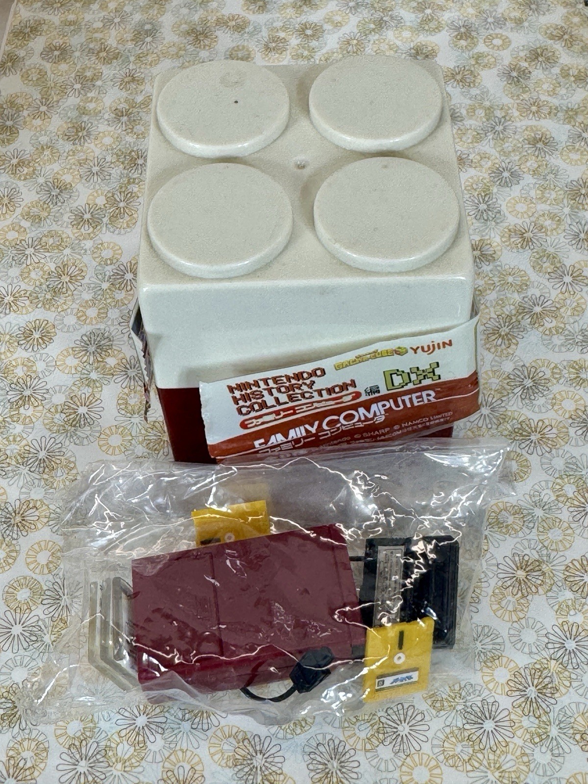 RARE Japanese Gashapon Mini Famicom – Nintendo History Collection DX Blind Box
