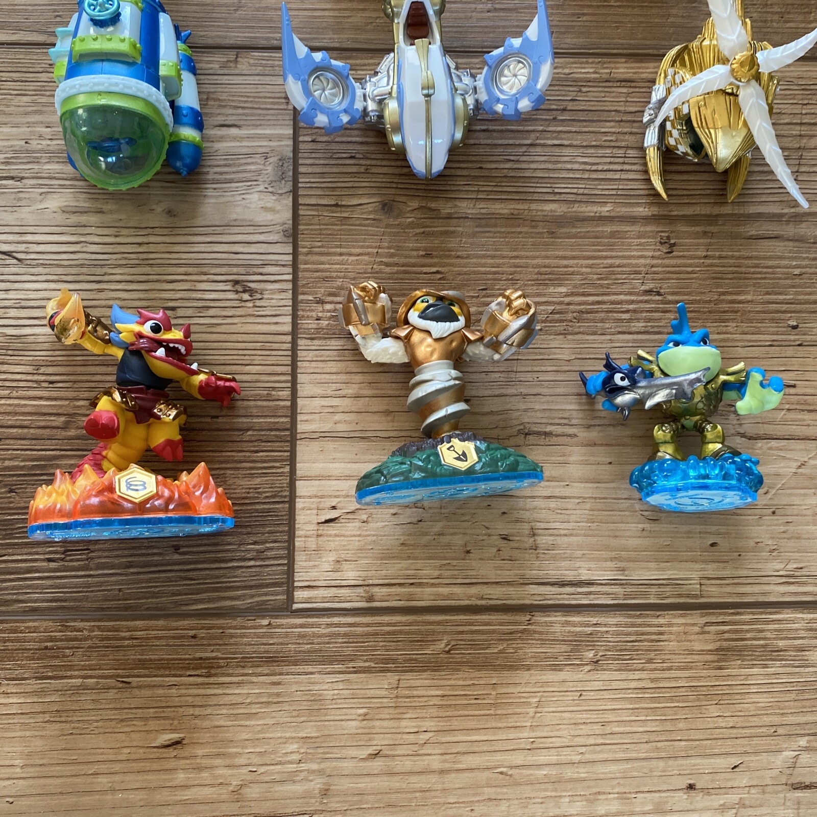 Activision Skylanders 32 Figure / Vehicle Lot 1 Portal 1 Case Crusher, Swarm