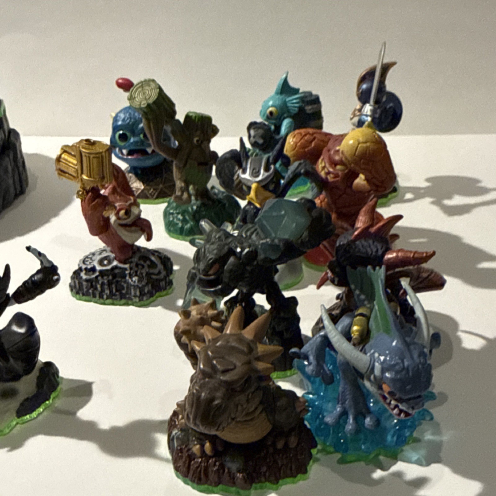 Activision Skylanders Giants Portal of Power USB Powered with 15 Figures