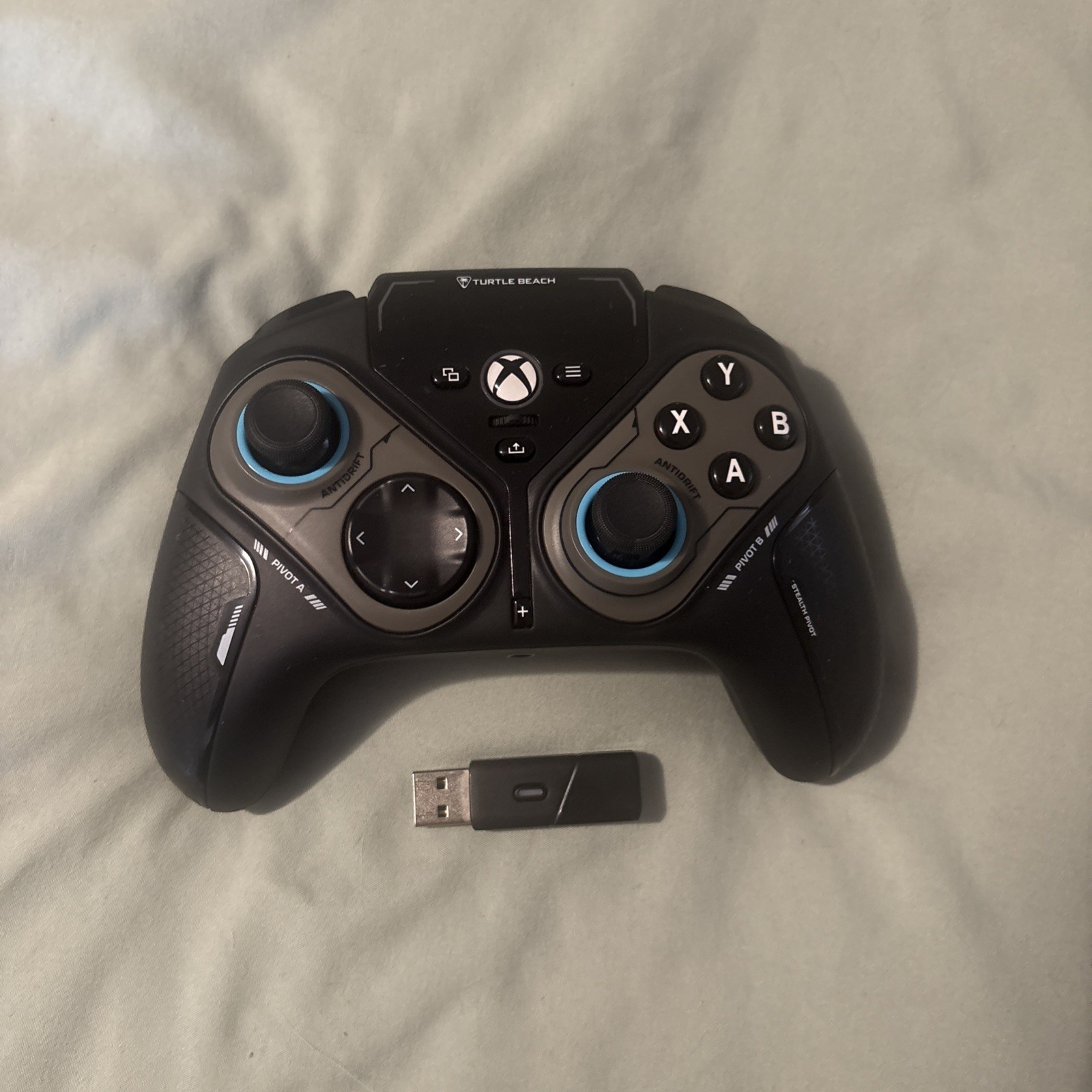 Turtle Beach Stealth Pivot Wireless Smart Game Controller WITH DONGLE