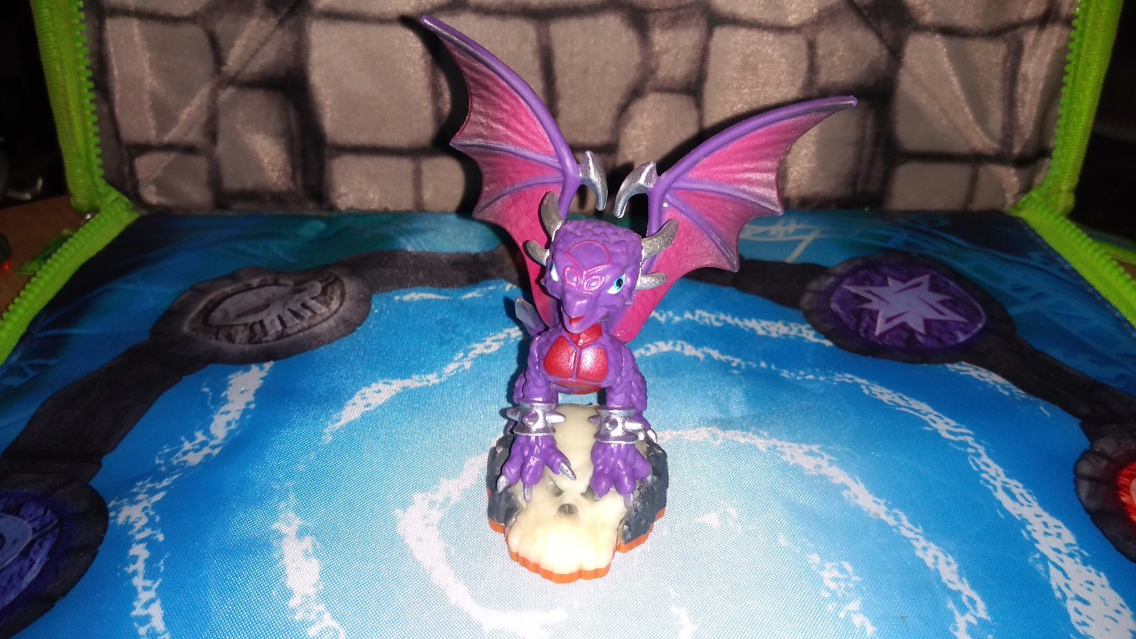 Skylanders Loose figure Series 2 Cynder