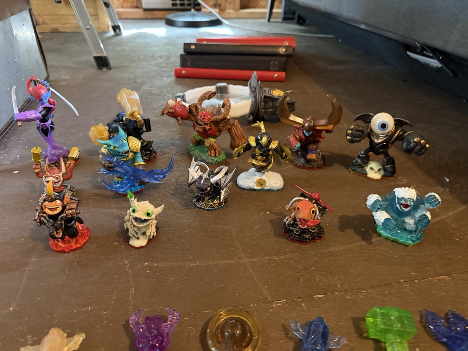 Skylanders Portal of Power and figures