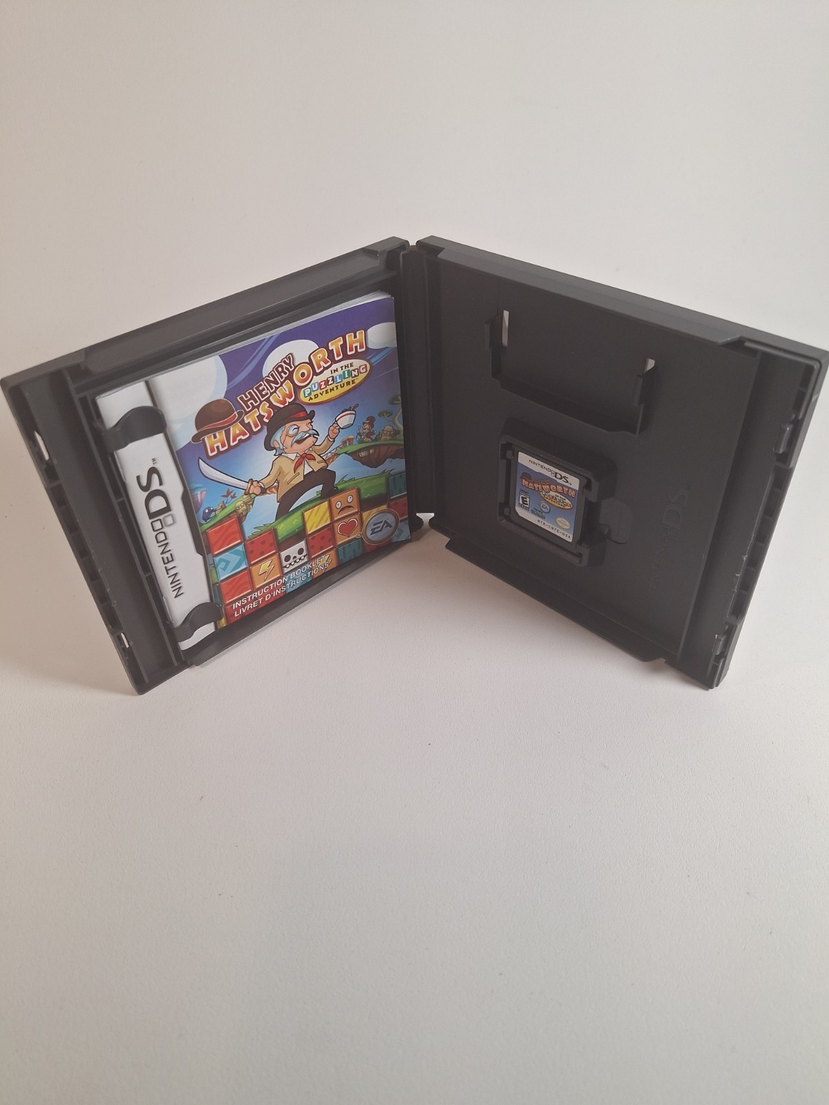 Henry Hatsworth in the Puzzling Adventure (Nintendo DS, 2009) – Complete in Box,