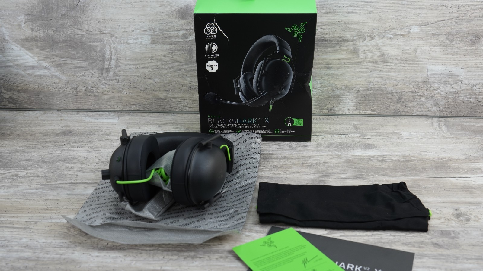 Razer Blackshark V2 X Gaming Headset – Black – Wired – Over-Ear/DAMGE BOX