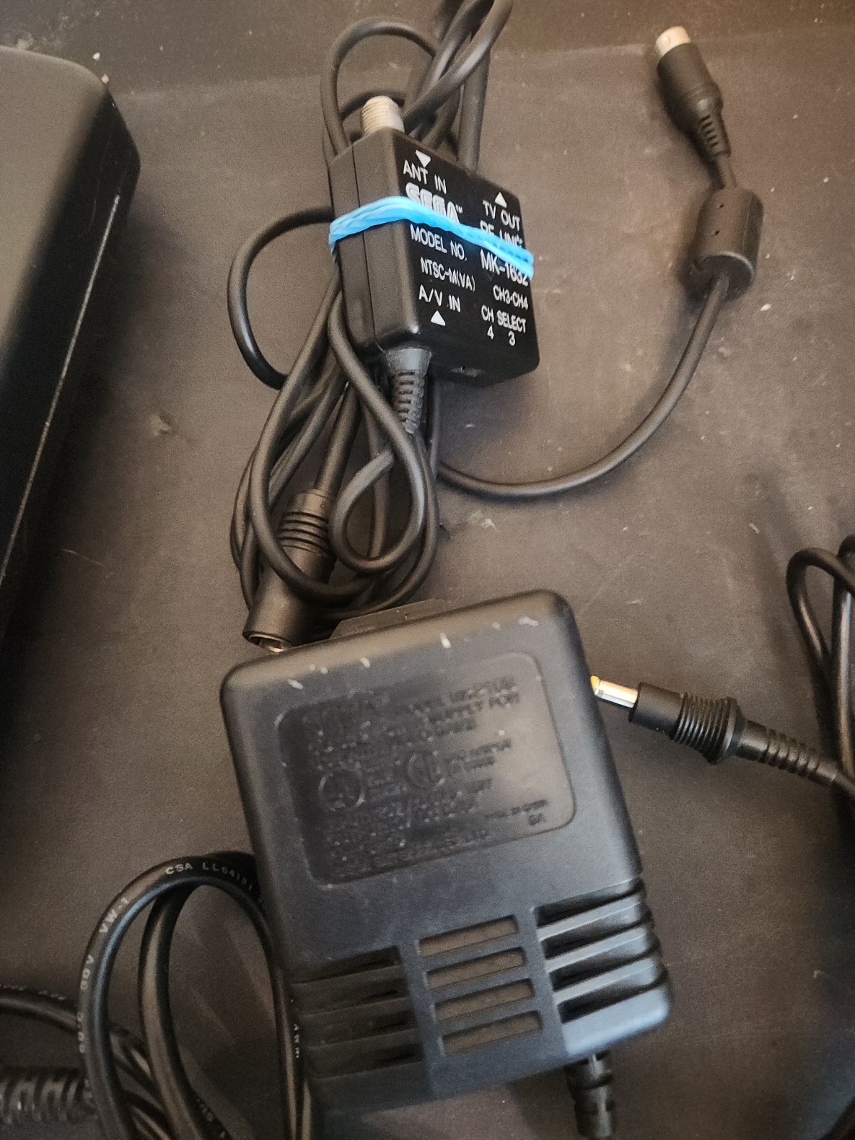 SEGA Genesis Model 2 MK-1631 With Cords And OEM Controller Tested Works