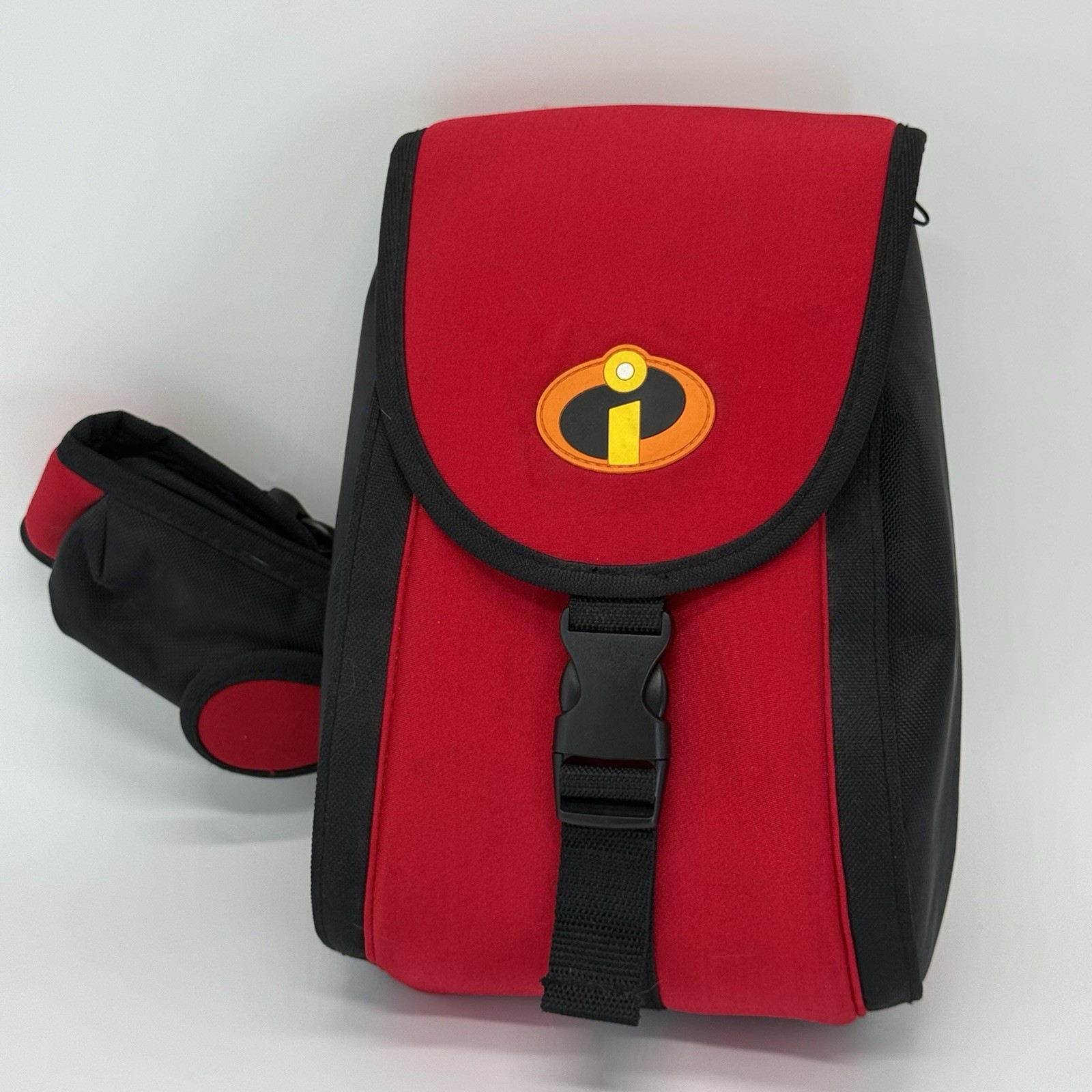 Disney Pixar The Incredibles Sling Bag for Nintendo Gameboy Mad Catz 2004