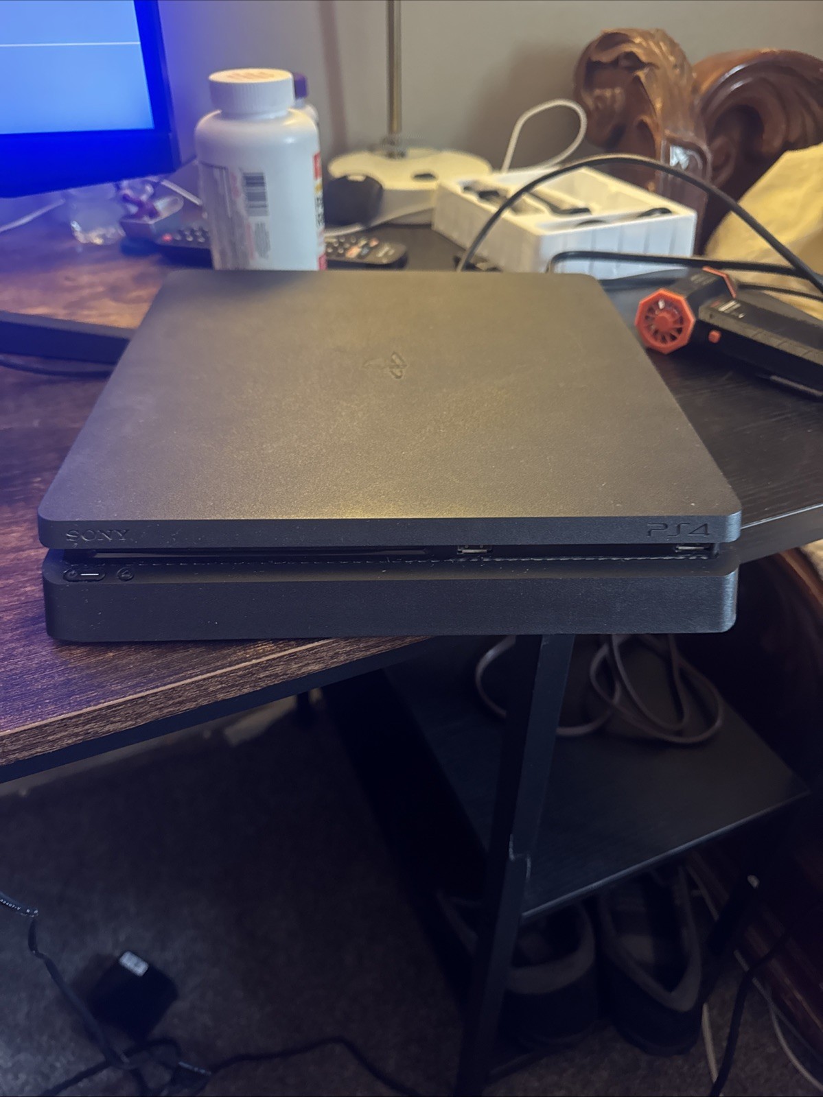 ps4 slim 500gb, 4 controllers, 8 games