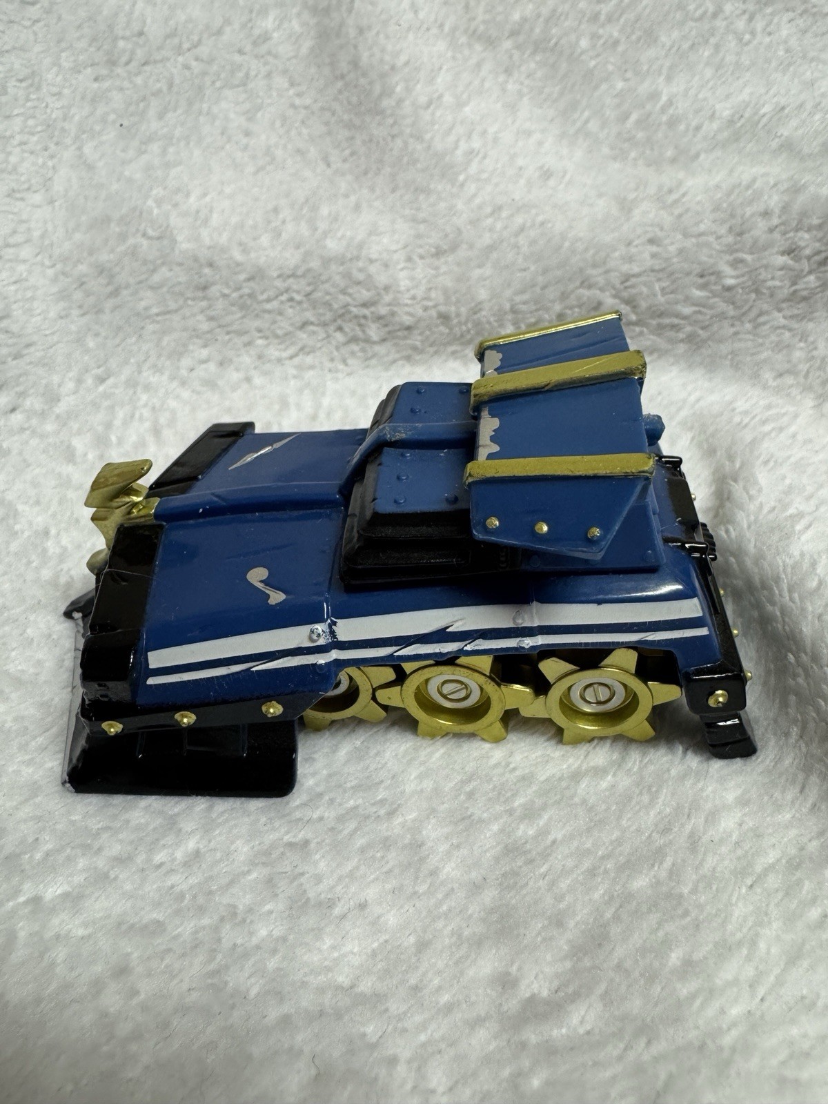 Skylanders Superchargers Shield Striker Vehicle Figure, thump truck, Sea Shadow