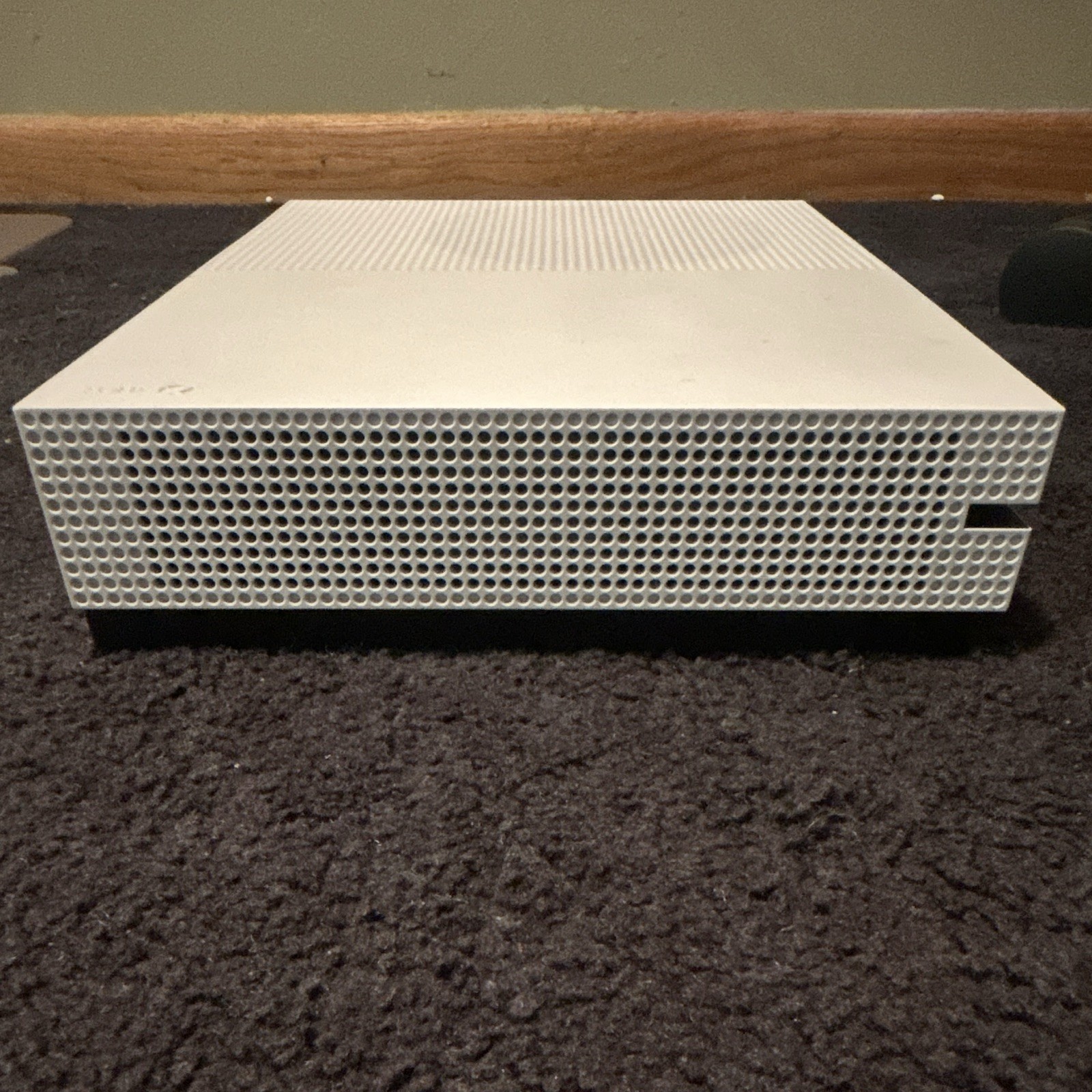 Microsoft Xbox One S White Home Console 4K UHD Blu-Ray Compatible Region Free