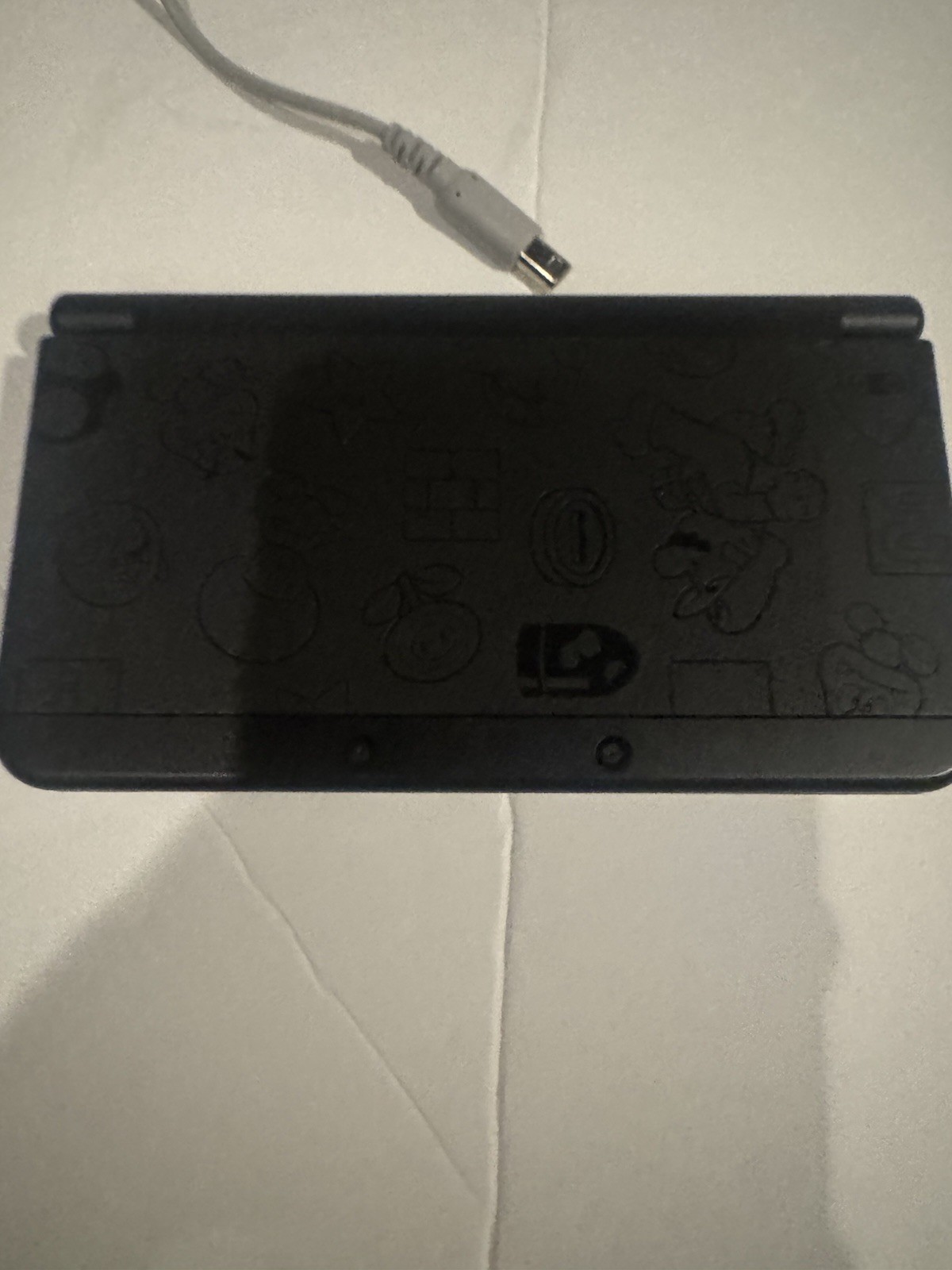 Nintendo 3DS – Original Super Mario Edition (Black Friday) w/charger