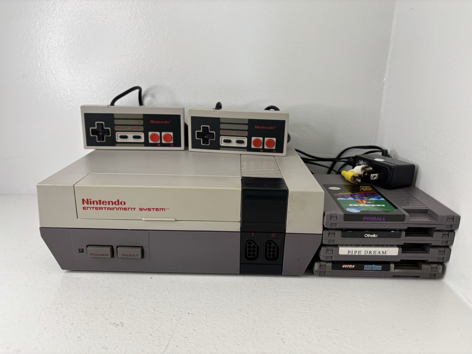 Nintendo Entertainment System Console Bundle with 4 Games NES Lot – Tested