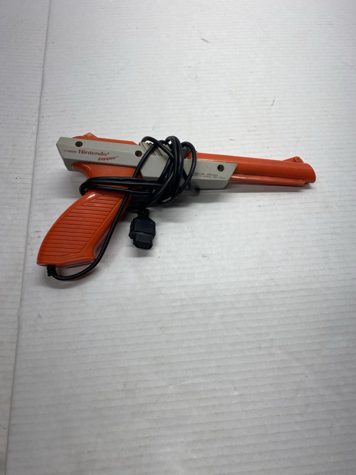 Original 1985 Nintendo NES Zapper Gun Authentic NES-005 Orange Tested & Working