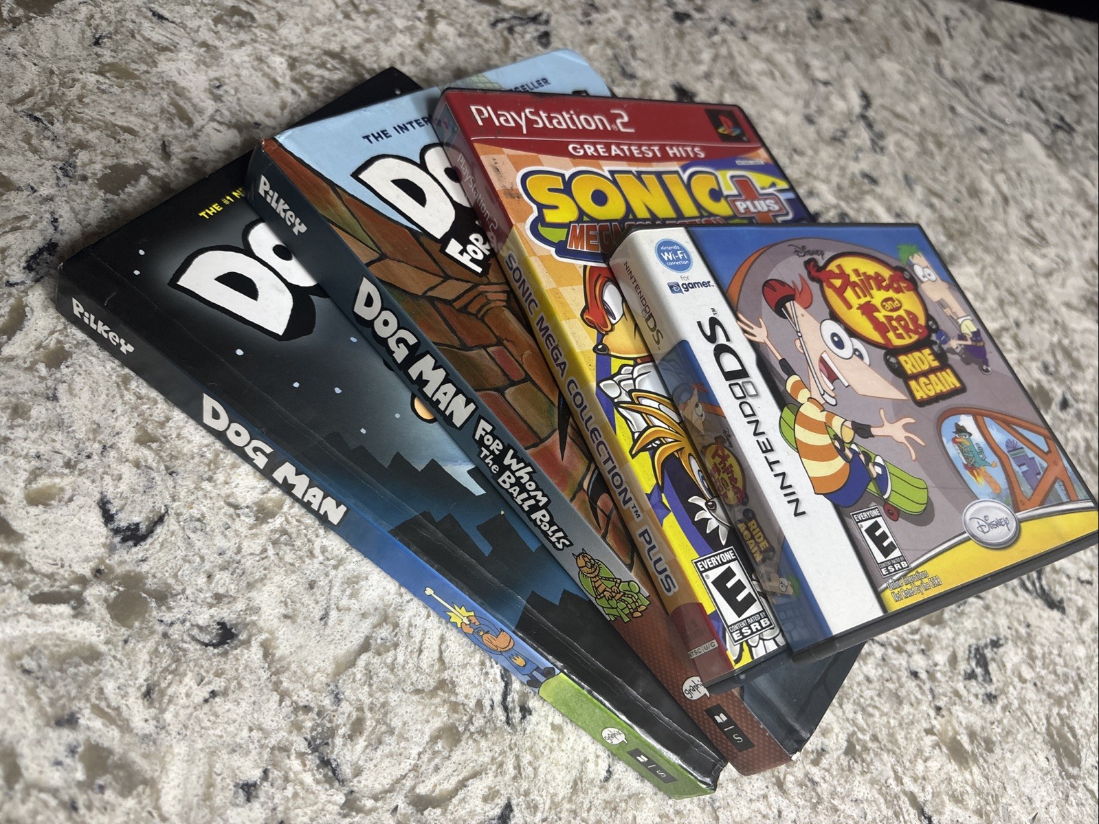 Nintendo/DS/Game Lot + Sonic + Books + Accessories Bundle