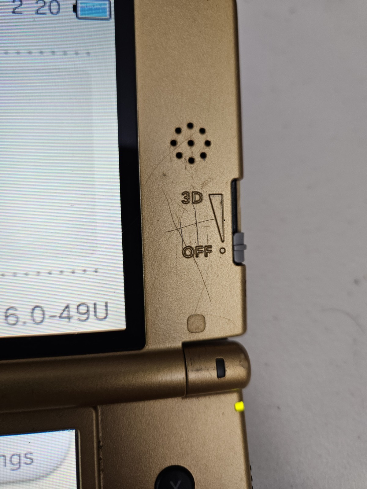 [READ] Nintendo 3DS XL Gold/Black System w/ Charger – Volume Slider NOT working