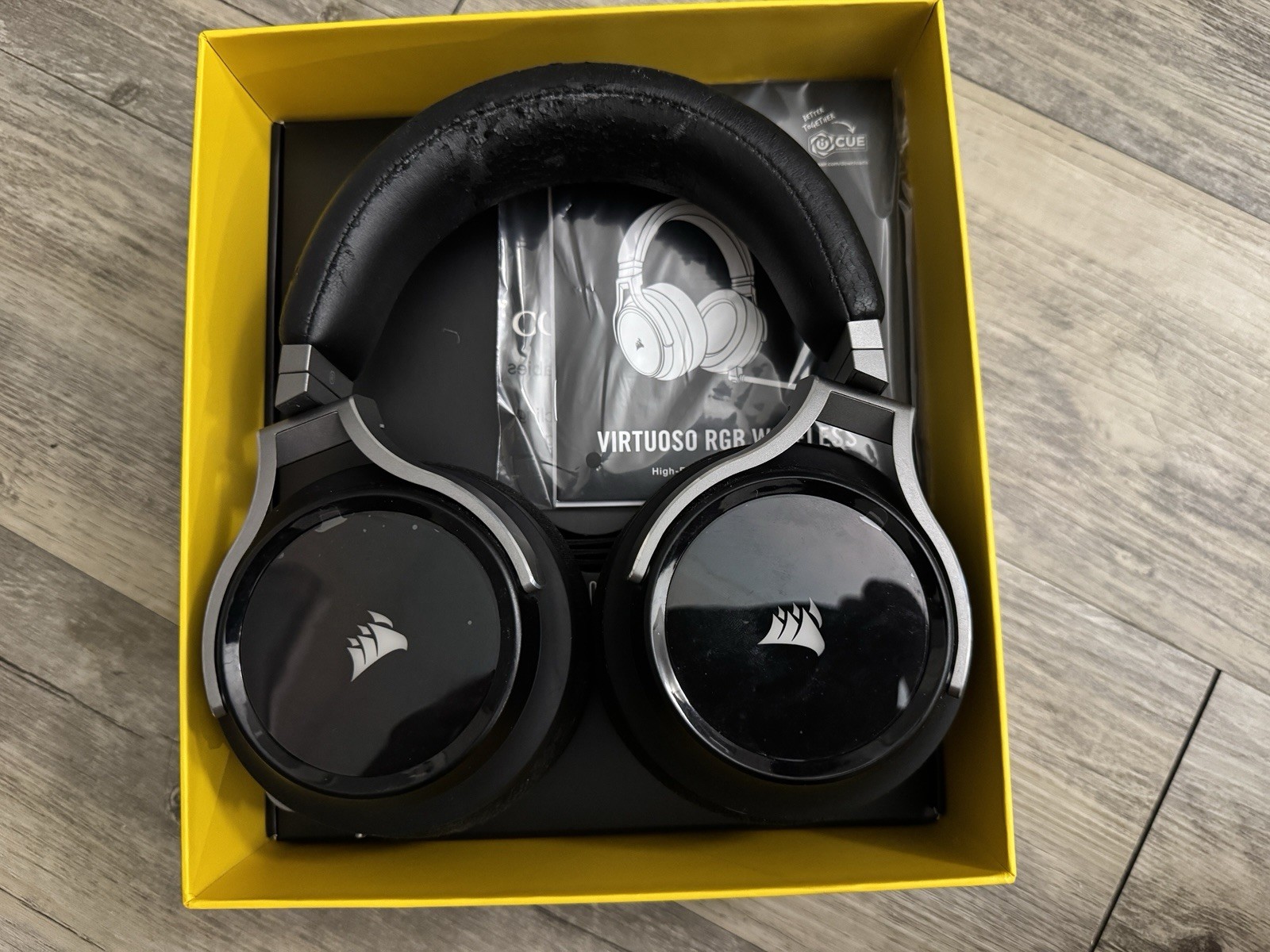 Corsair Virtuoso RGB Wireless Gaming Headset