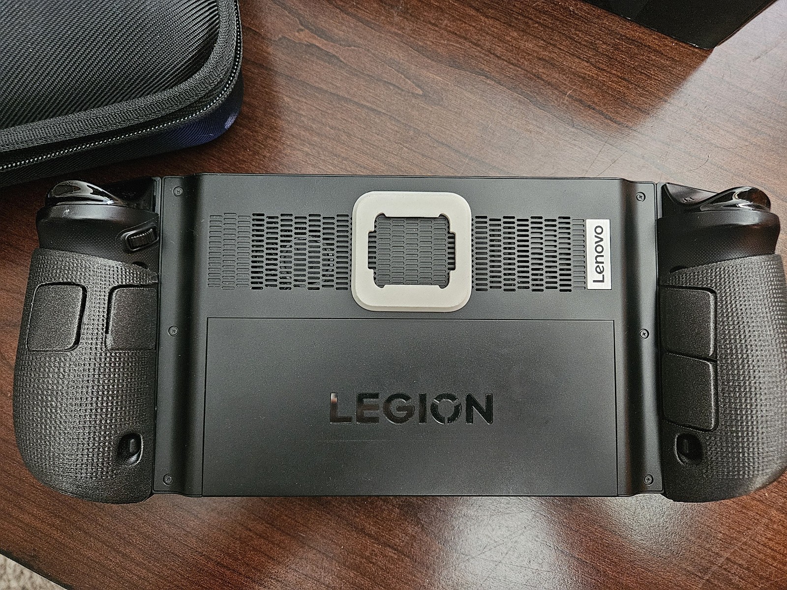 Lenovo Legion Go w 2TB Mod + Accessories – 8APU1