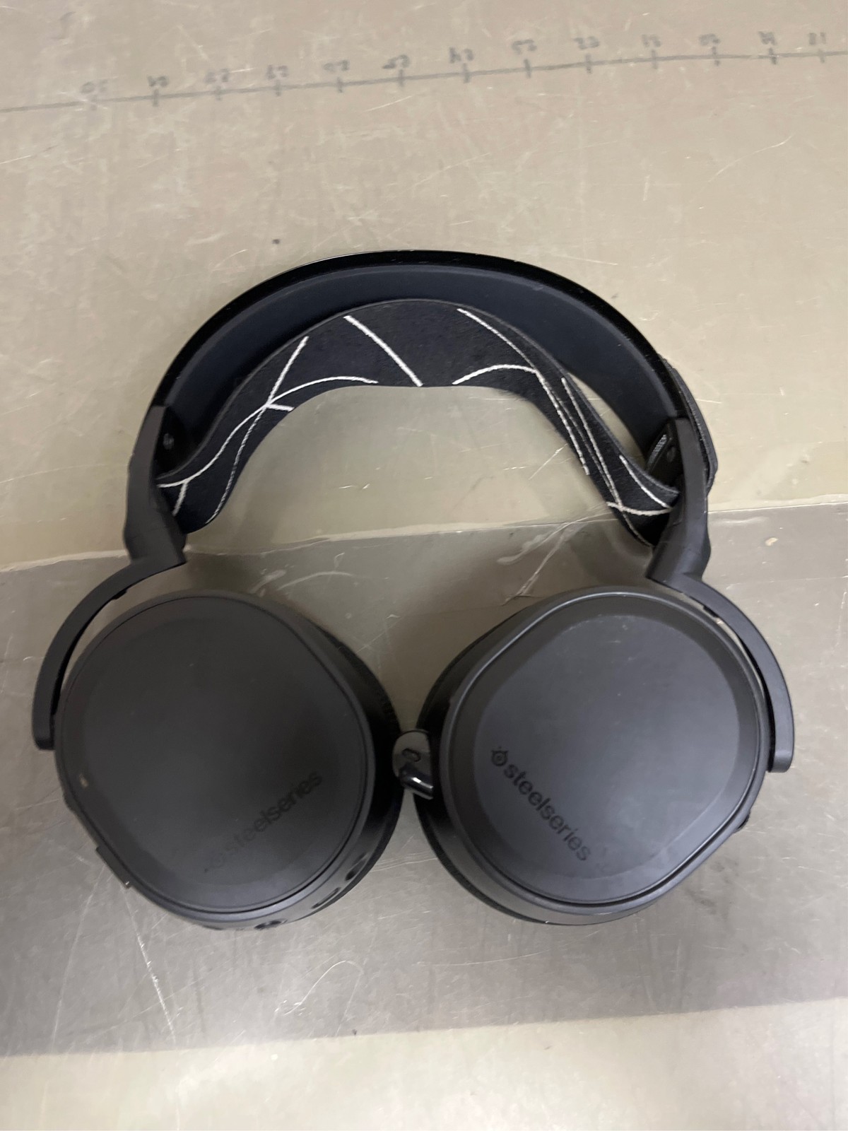 SteelSeries Arctis Nova 3P Wireless Multi-Platform Gaming Headset — Mobile App 2