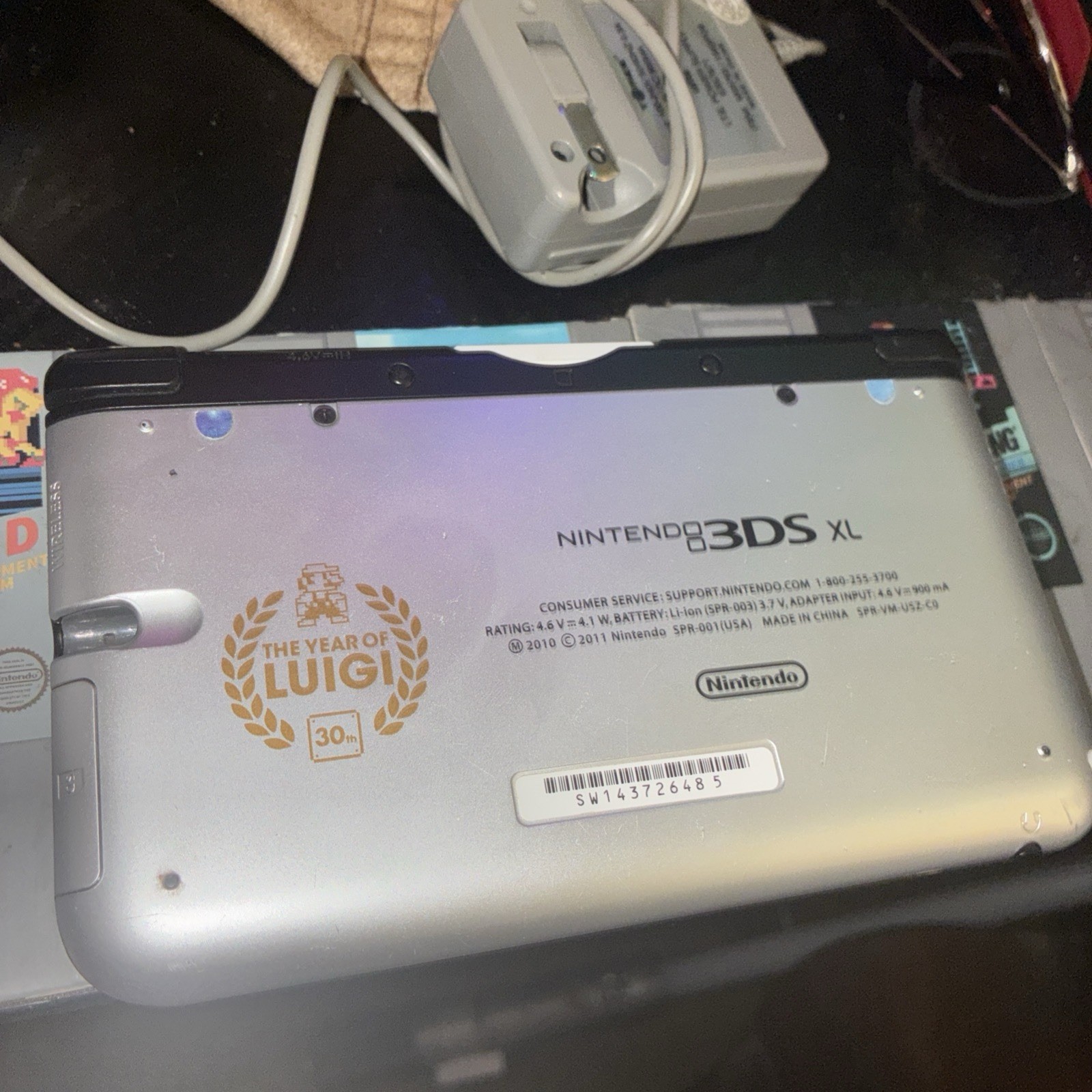 3DS XL Luigi Silver Bundle With 3 Game Lot/ Pokémon Sun, Animal Cro, fire Emblem