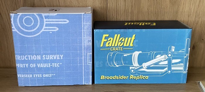 Loot Crate Fallout Crate merch – TM Helmet, Protectron, Notepad set, Broadsider