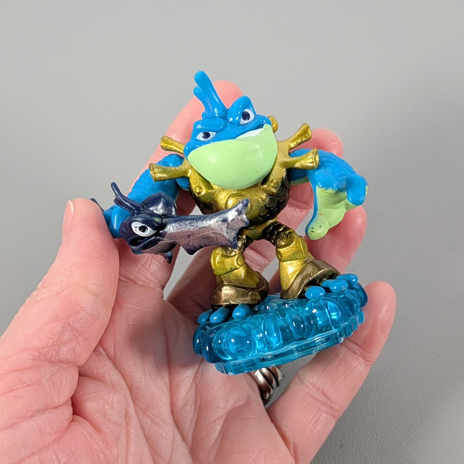 Skylanders SWAP FORCE Character Figure: RIP TIDE (blue base)
