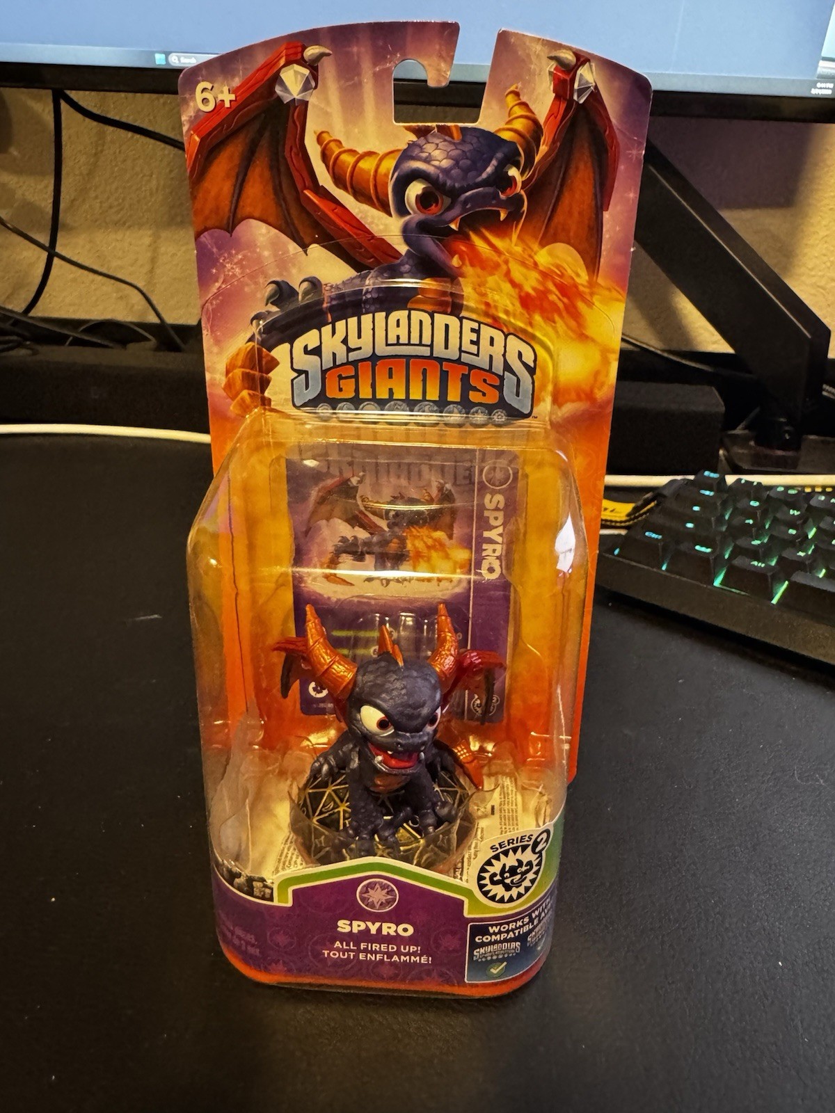 Activision Spyro All Fired Up! Skylanders Giants Character Figure Card Sticker