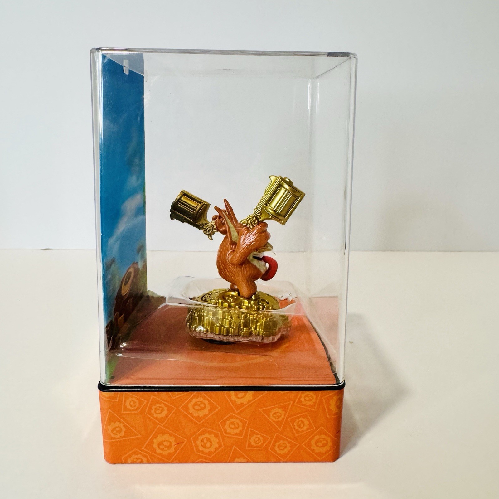 Skylanders Trap Team Eon’s Elite Trigger Happy w/ Display Case
