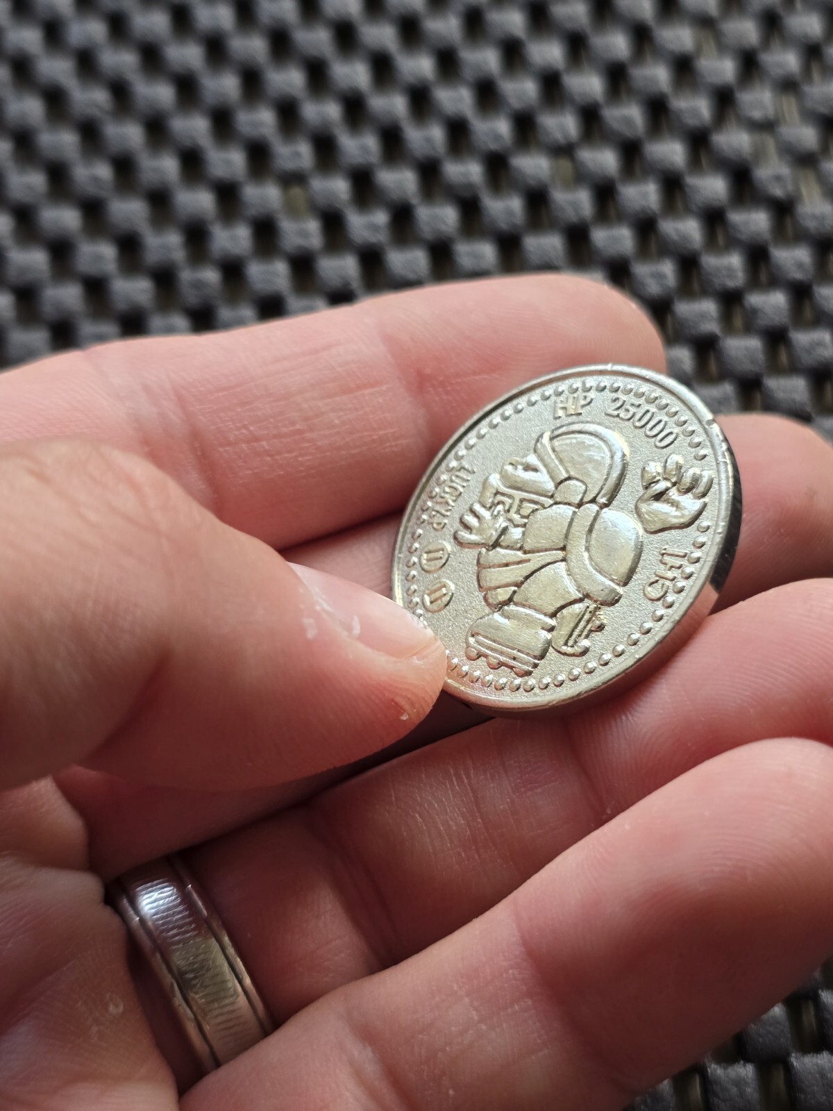 Super Mario Lucky World Coin Medal Nintendo Gachapon Rare Promo SNES GB [Chuck]