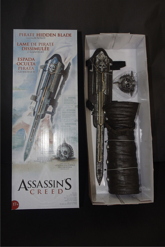 Assassin’s Creed IV: Black Flag Cosplay 1:1 Hidden Blade Edward Kenway Toys Gift