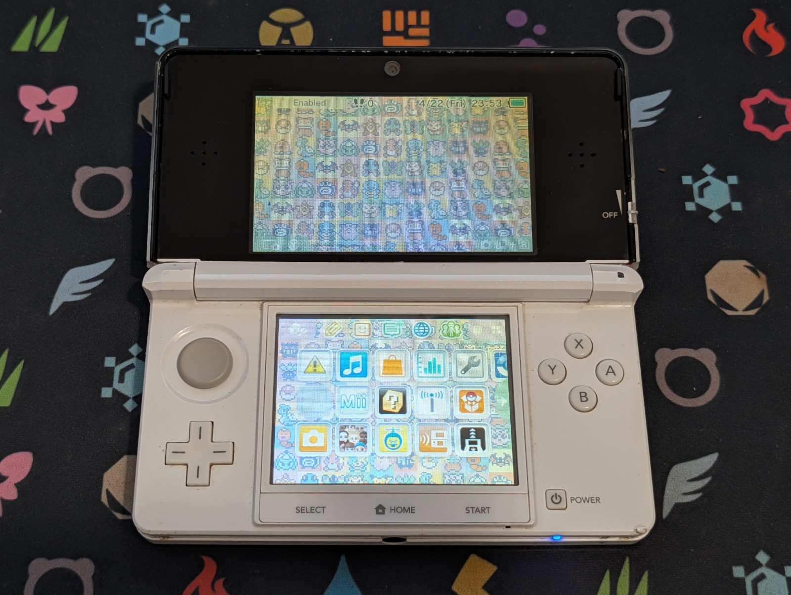 Nintendo 3DS Ice White Region Free Console w/ Charger & Stylus E201