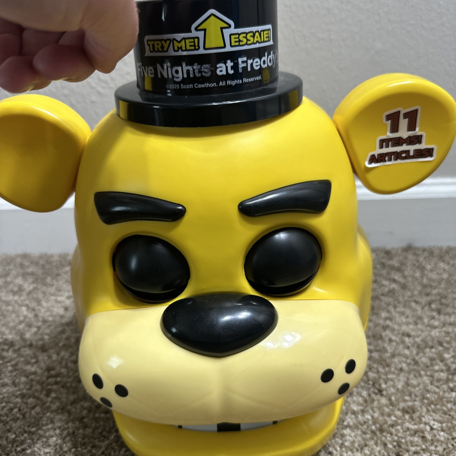 Five Nights At Freddy’s 10th Anniversary Animatronic Head And Golden Freddy READ