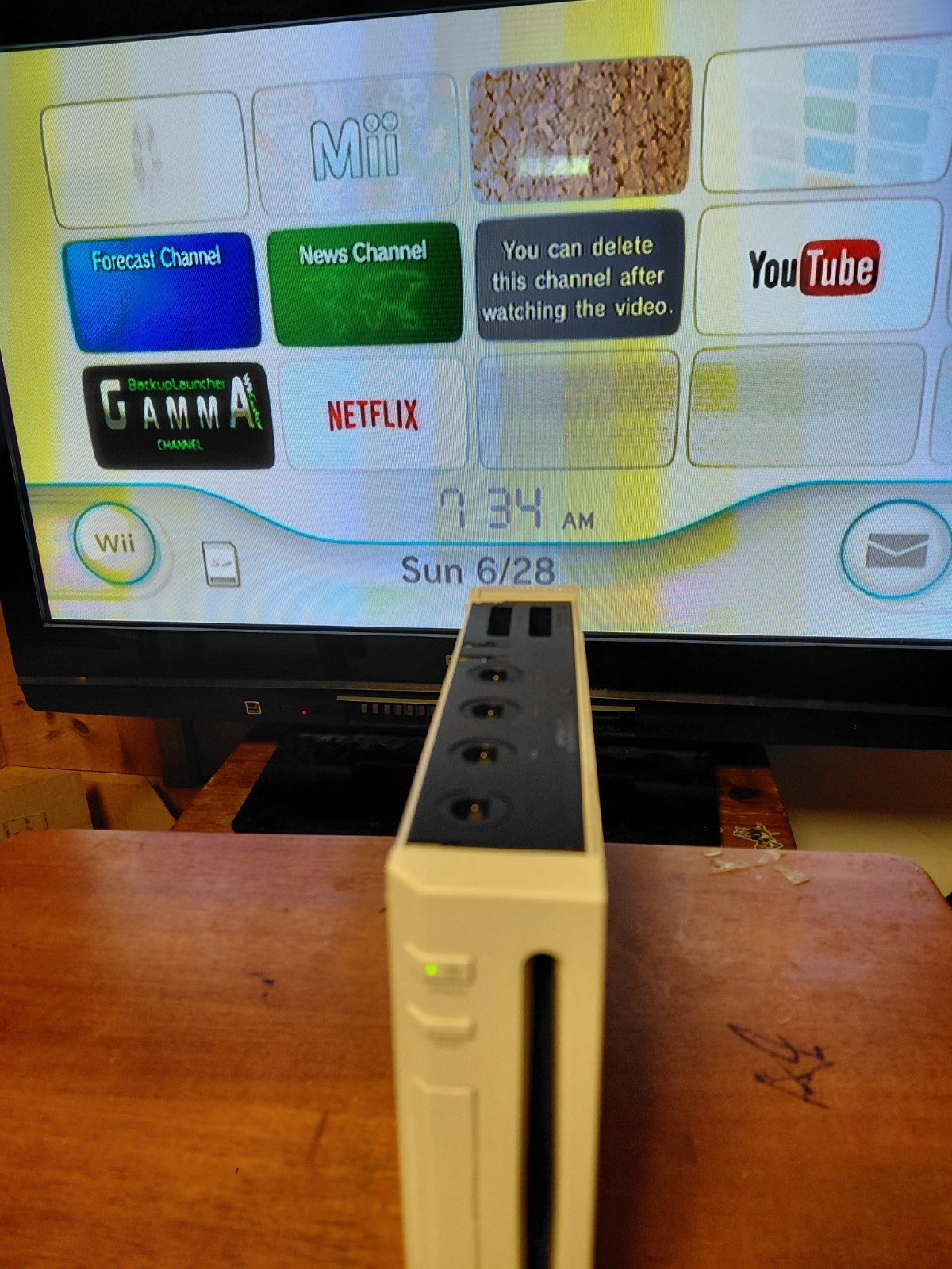 Nintendo Wii RVL-001 512 MB Home Console – White With Cables And Motion Sensor
