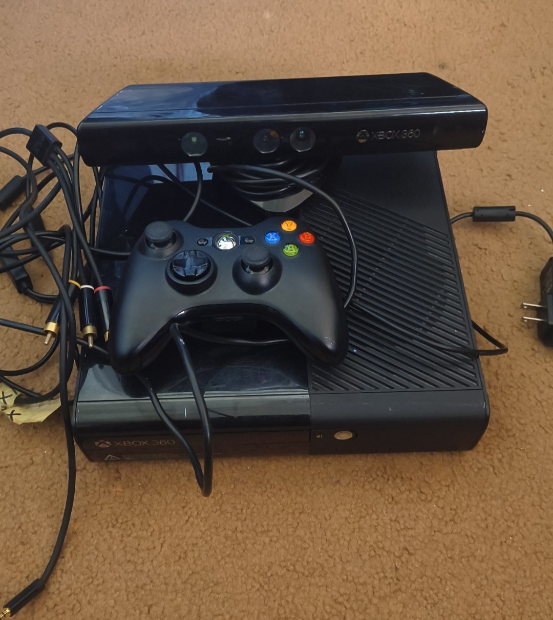Microsoft Xbox 360 Black Console Bundle Kinect Controller HDMI Wi-Fi