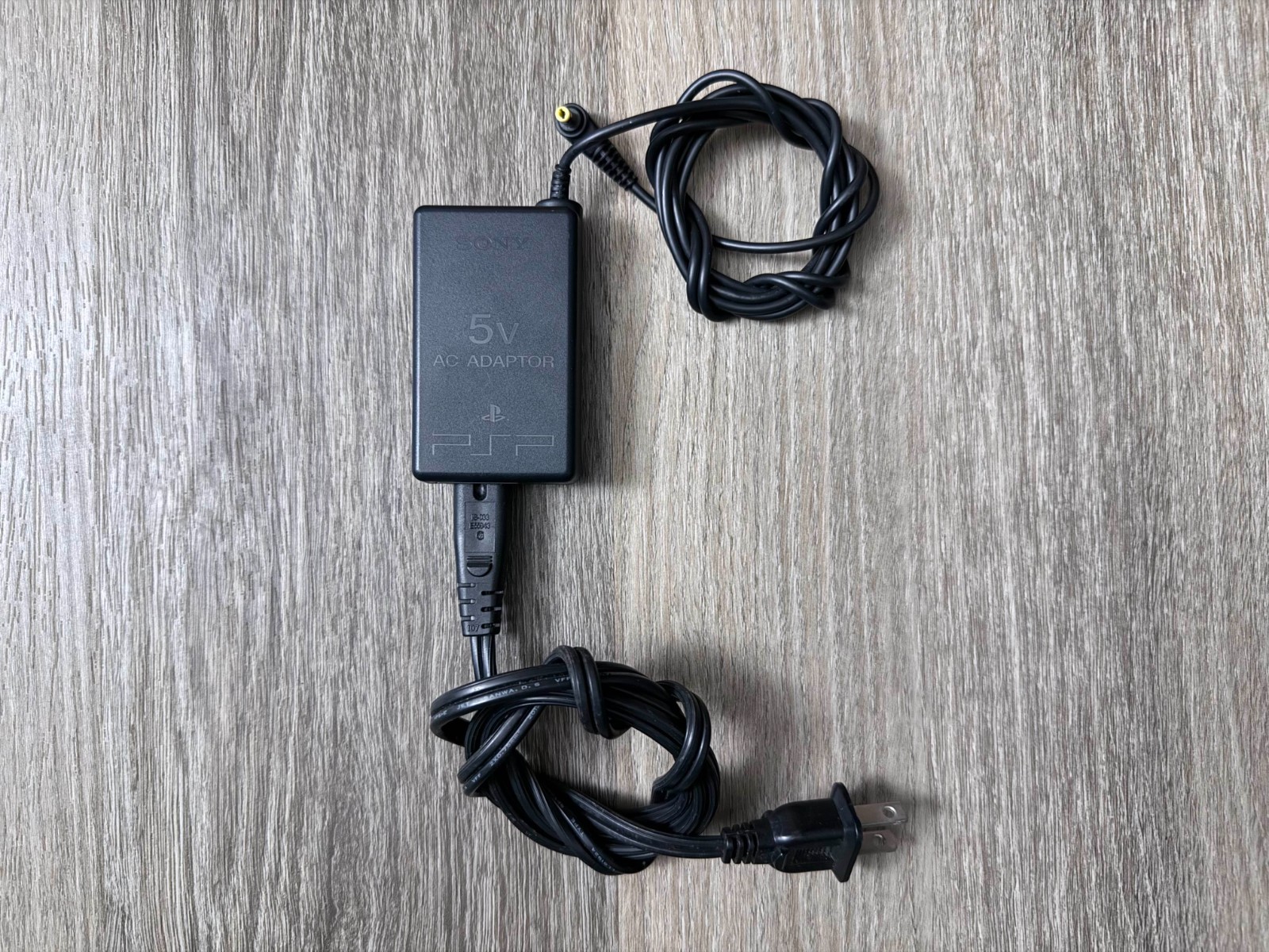 Sony PSP-100 AC Adaptor N1158 Power supply 5V input 100V-240V Output 5V–2A