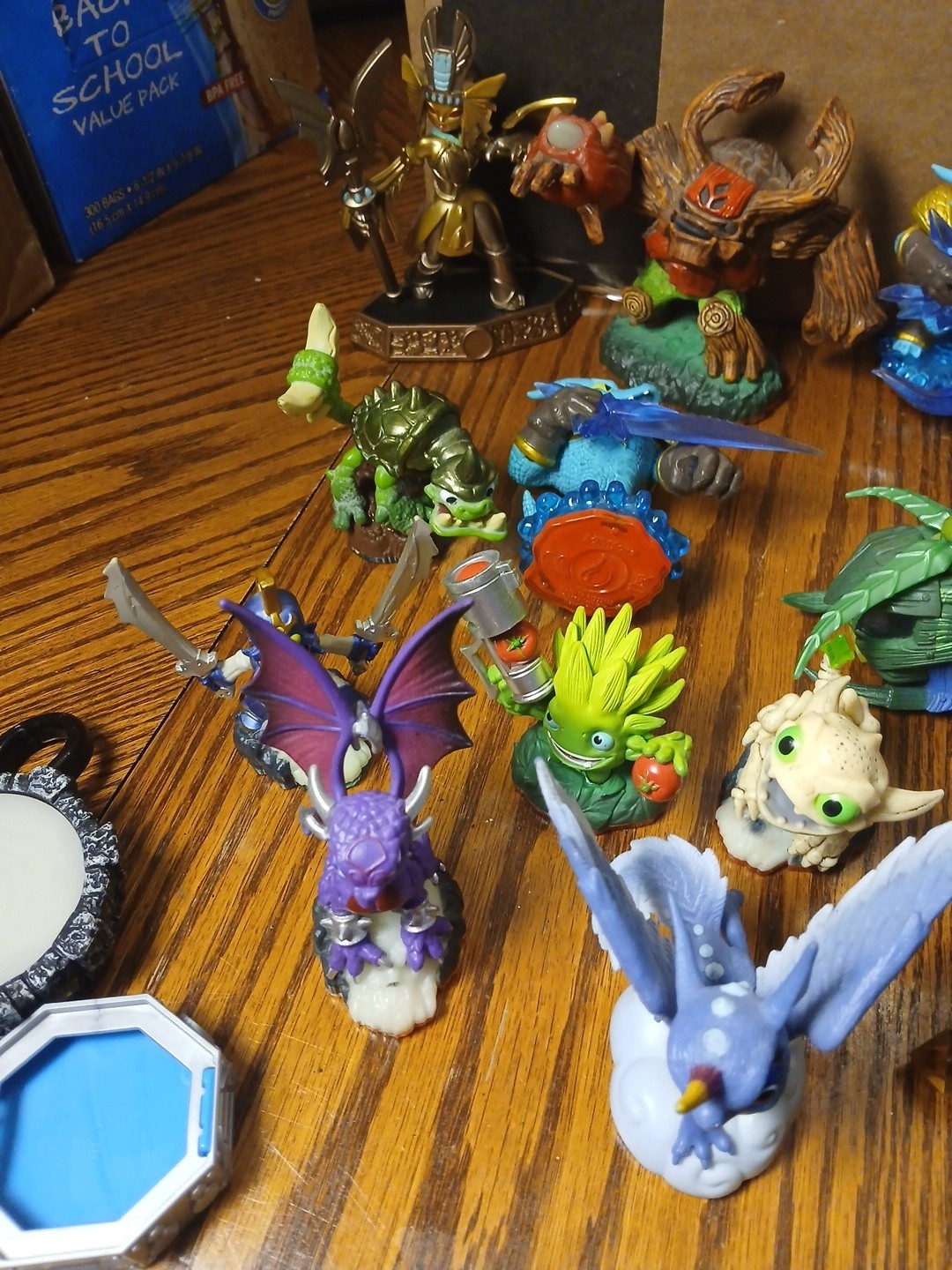 Skylanders Lot of 19 Figures, 2 Traps & Traptanium Portal – Trap Team Giants