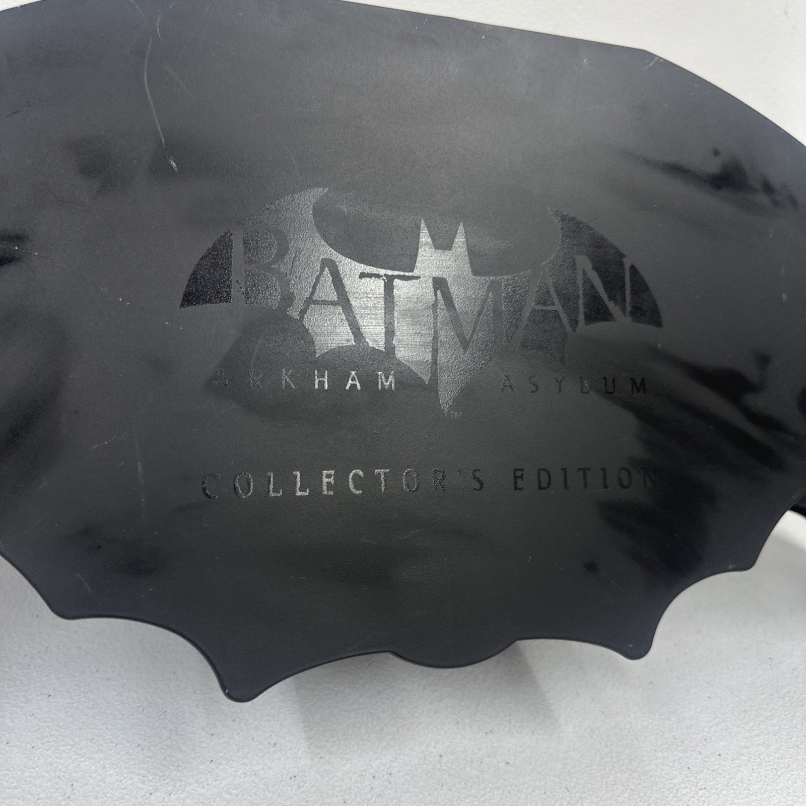 Batman Arkham Asylum Collectors Edition Wing Case, Batarang, Book No Game Wear
